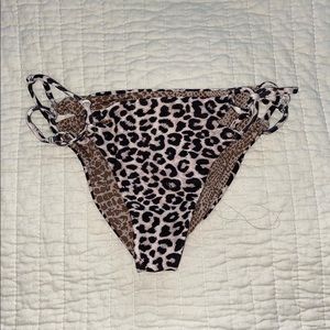 Acacia bikini bottom